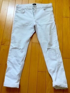 🍎📚 Back to School Sale for teachers and students 🍎📚H&M Men’s White Skinny Fit R